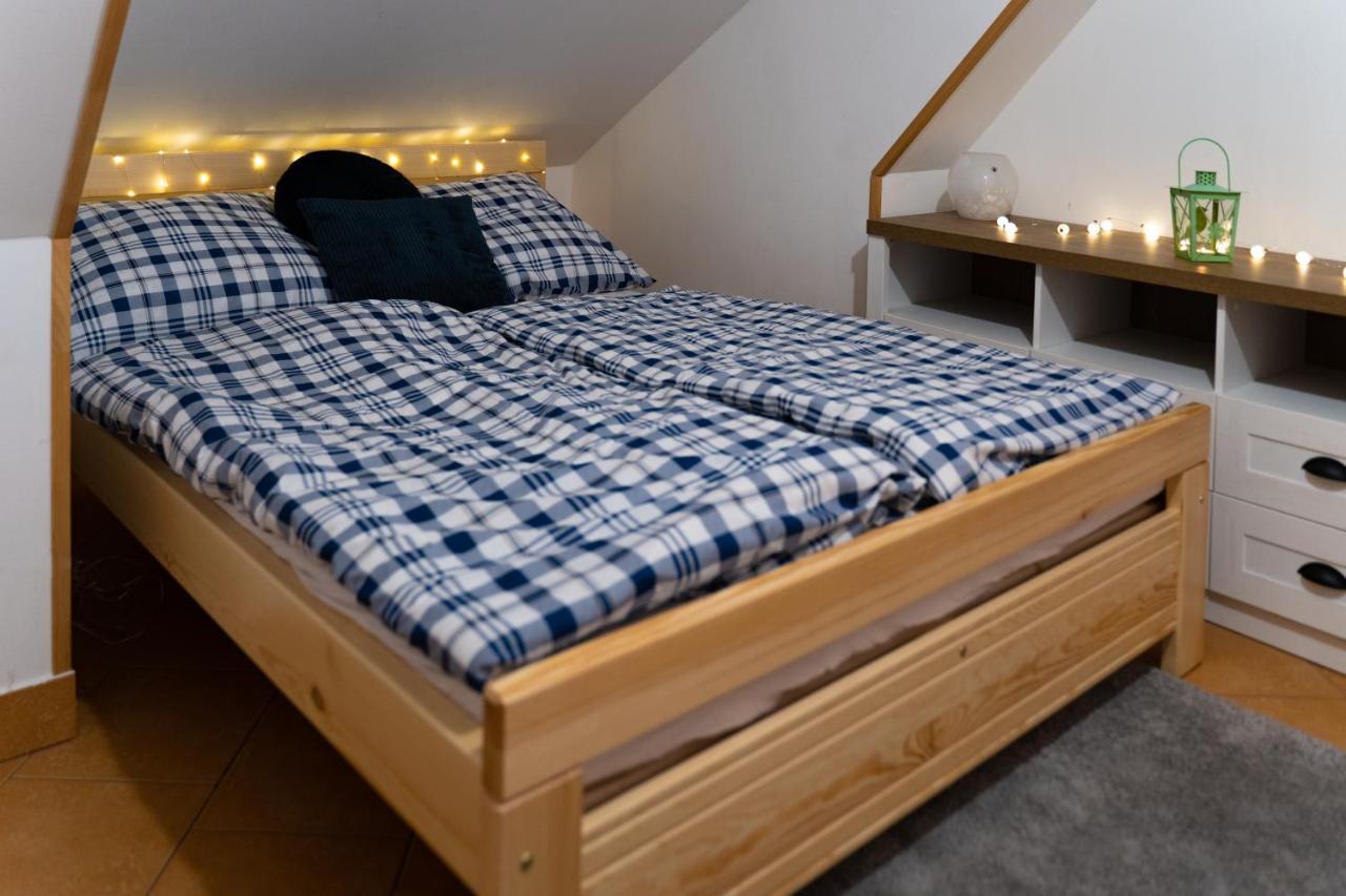 Bisik * Teplice nad Metují
